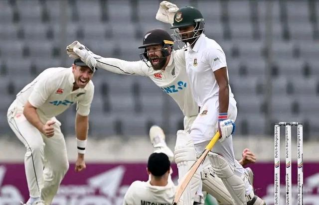 Play calls off due to bad light in Mirpur after Bangladesh's slender lead