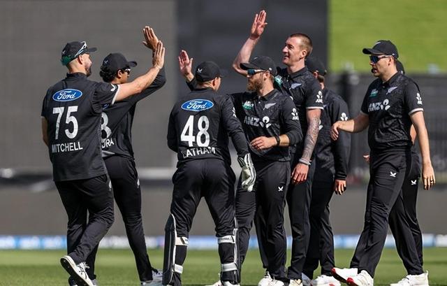 New Zealand clinch ODI series against England with dominant win in Hamilton