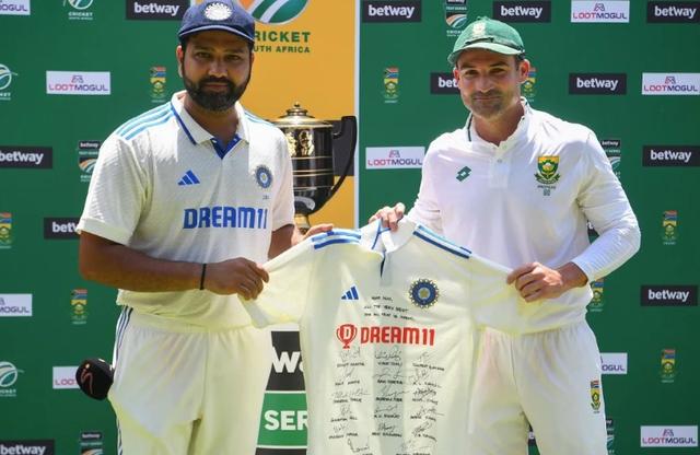 India gift special signed jersey to retiring Dean Elgar 