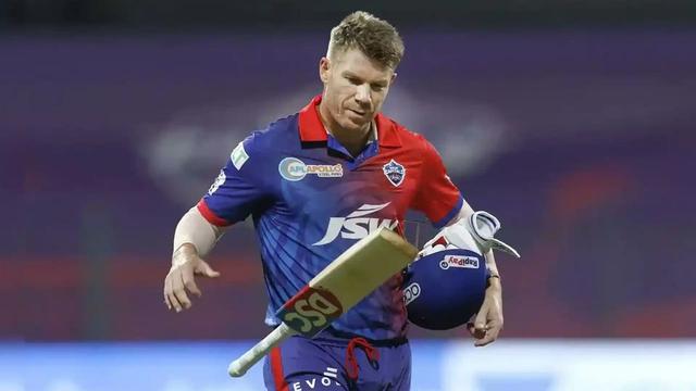 David Warner Signs Up for PSL 10 Player Draft