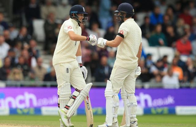 England extend dominance on day two